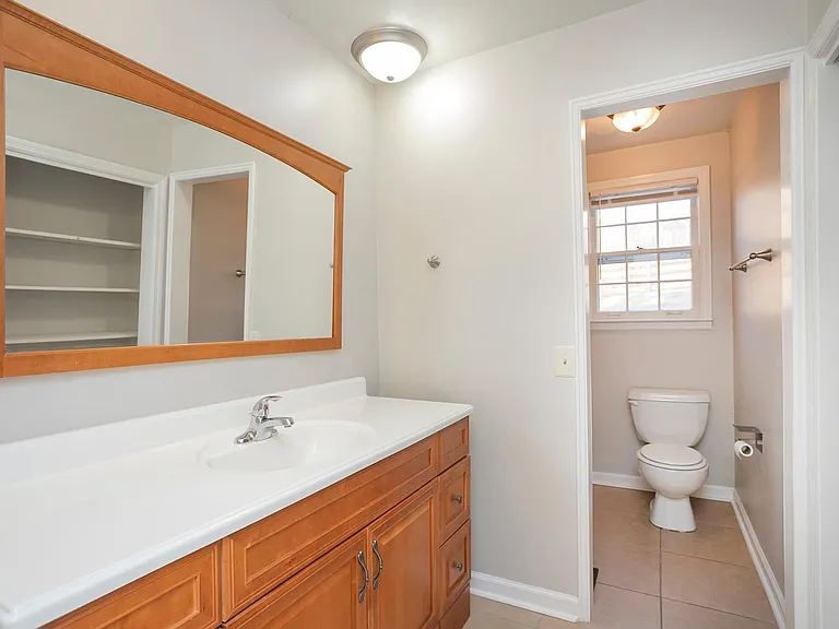 610 Ashley Ct — Photo 34