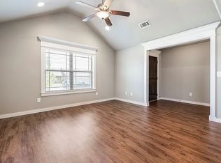 702 SW Willowpoint Rd, Bentonville, AR 72712