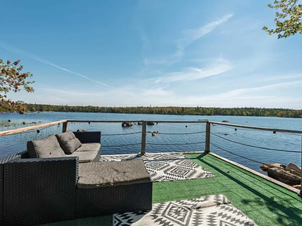 197 Peters Lake Rd, Halifax, NS B3T 1P6