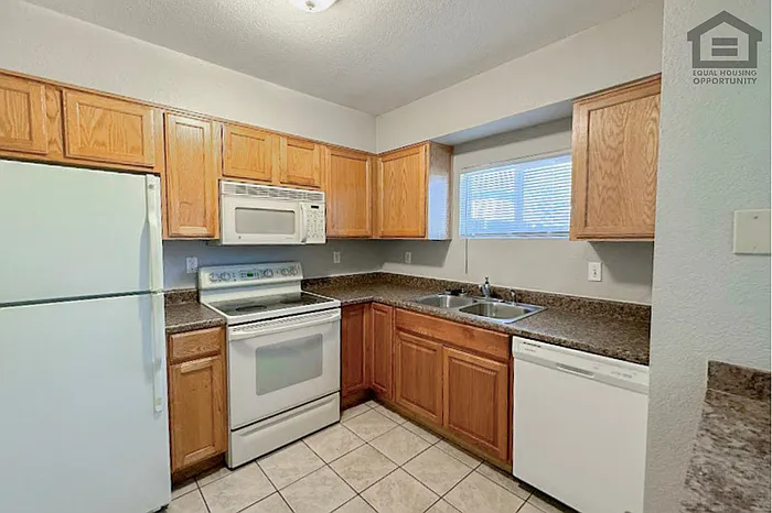 1765 E Pepper Cir #2