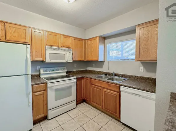 1765 E Pepper Cir APT 2, Mesa, AZ 85203