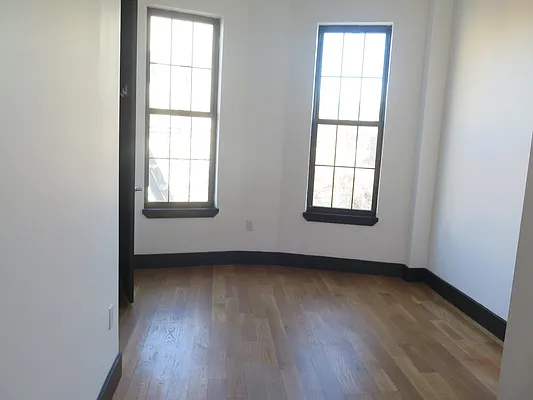 Rented by Spot It Realty LLC | media 33