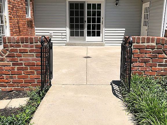 3rd image of 10402 Londonridge Ct