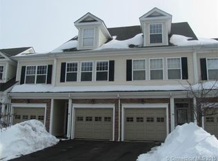 48 Park Place Cir, West Hartford, CT 06110