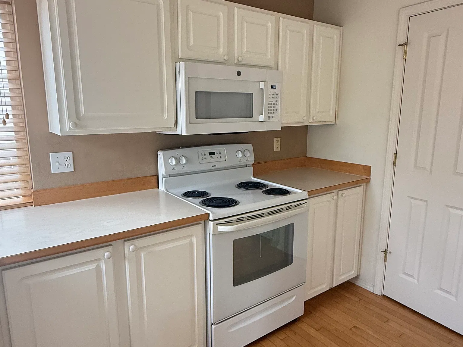 4 bed, 2.5 bath, 1800 sqft, $3,600 — Photo 3