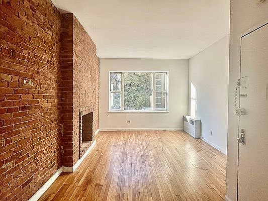 1st image of 1734 2nd Ave #1A