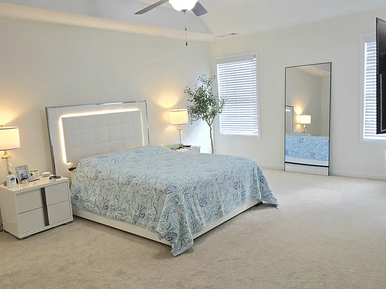 211 Jackson Pl NW — Photo 13