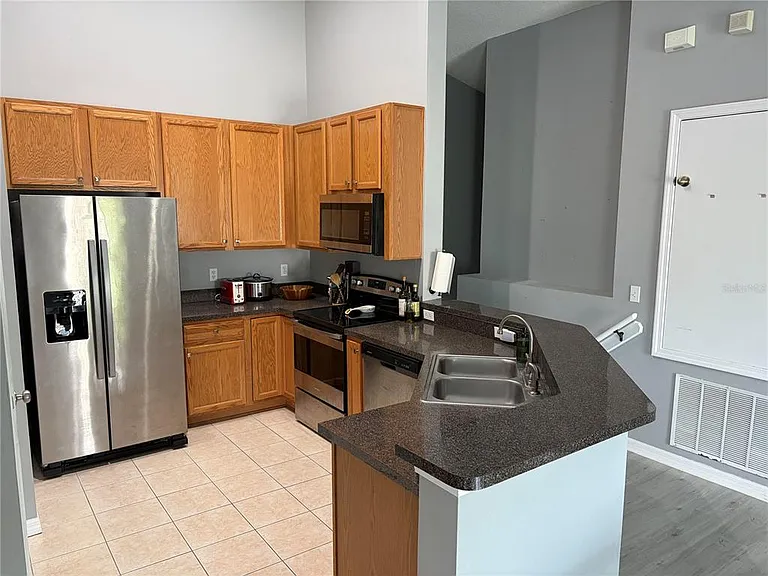 8503 Shallow Creek Ct — Photo 2