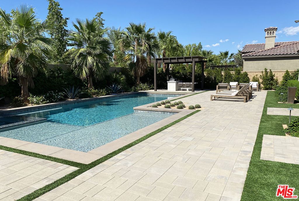 81765 Four Seasons Place 2