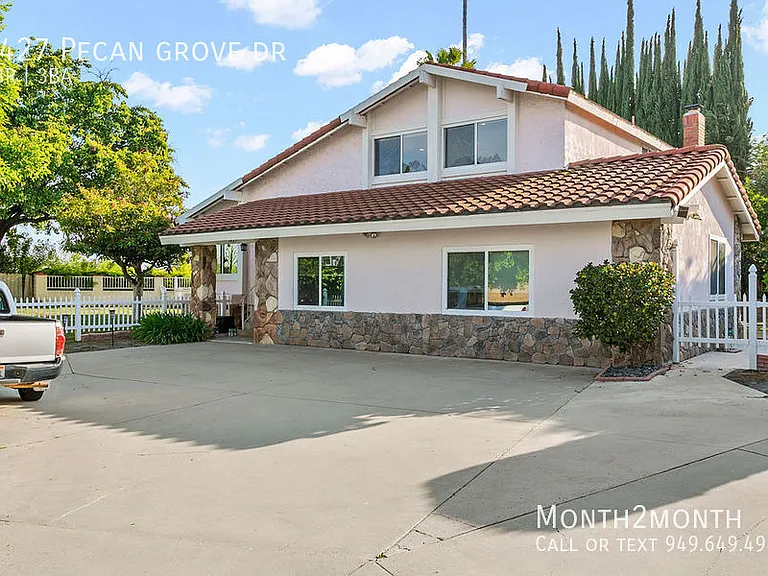 1427 Pecan Grove Dr — Photo 2