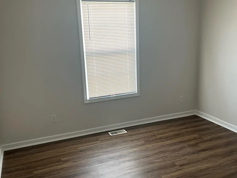 111 Genoa Dr — Photo 8