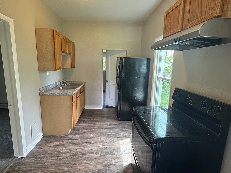 223 Charles St — Photo 4