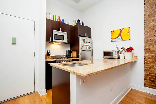 Rented by Town Residential | media 15