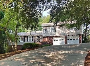 1607 Scholar Dr, Lawrenceville, GA 30044