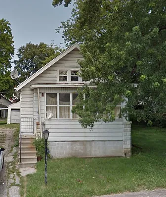 907 W McClure Ave photo 1