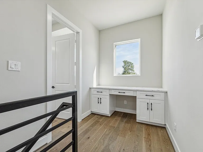 5817 Mansfield Heights Ln — Photo 9