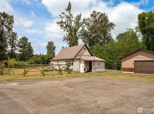 8512 Driftwood Ln, Castle Rock, WA 98611
