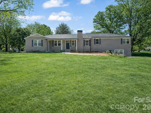 34438 Springdale Dr, New London, NC 28127