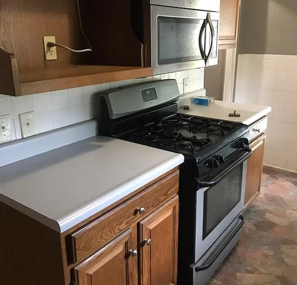 923 McPherson Ave — Photo 6