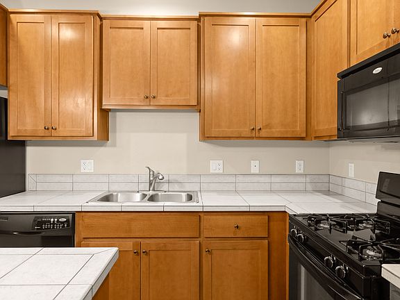 5 Kitchen_12132022