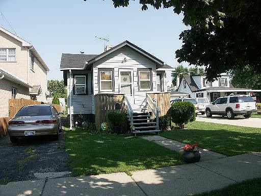 2nd image of 4229 Grace St