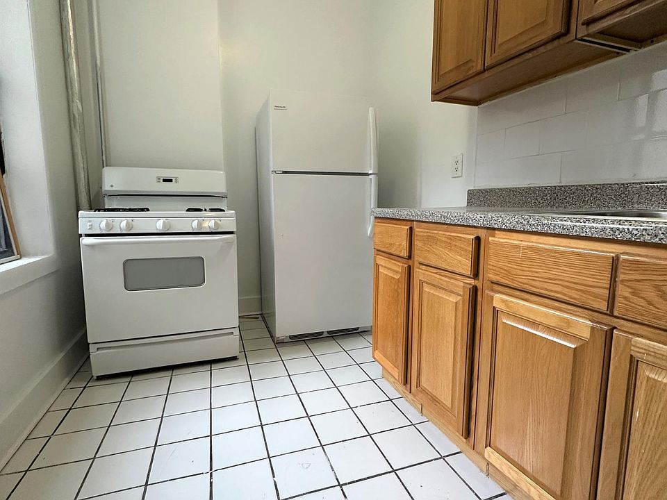 2nd image of 1136 Colgate Ave