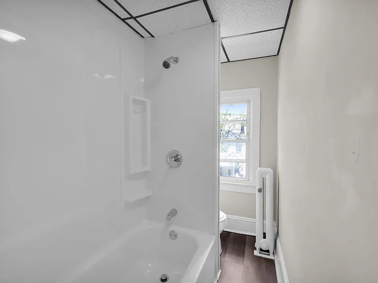 265-267 E Bertsch St #5 — Photo 8