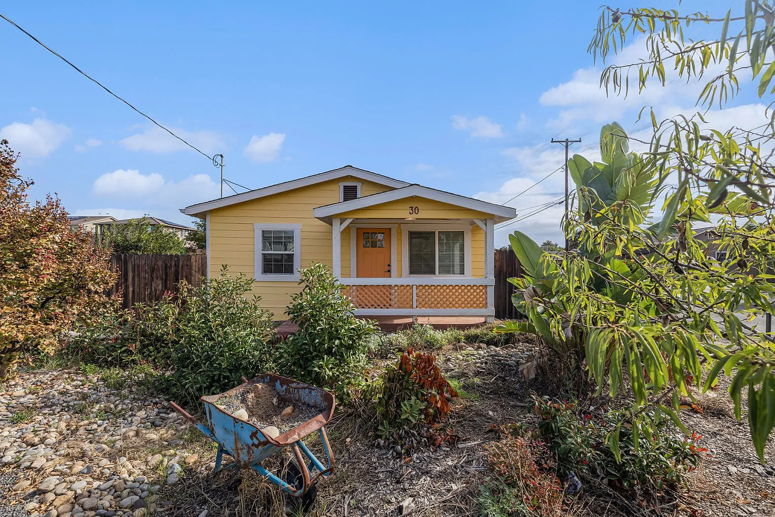 30 Raye Ave photo 1