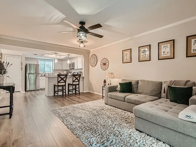 15 Little Silver Ct SE #15 — Photo 8