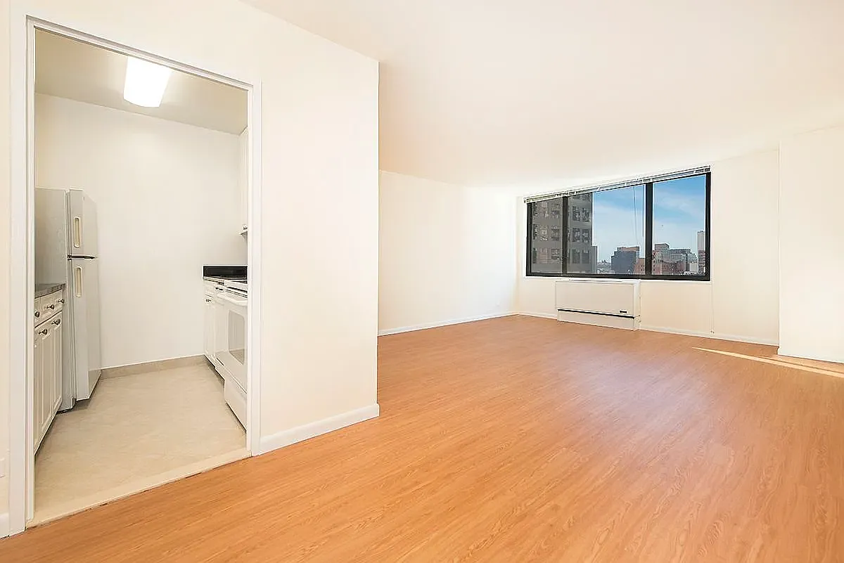 211 West 56th Street — Photo 4