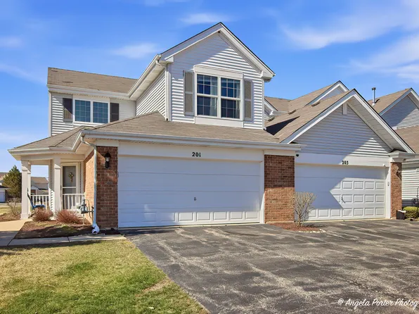 201 Macintosh Ave, Woodstock, IL 60098