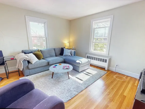 279 Washington St #3A, Somerville, MA 02143