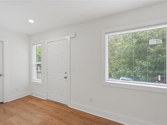 4th image of 1269 Brookview Ln SE