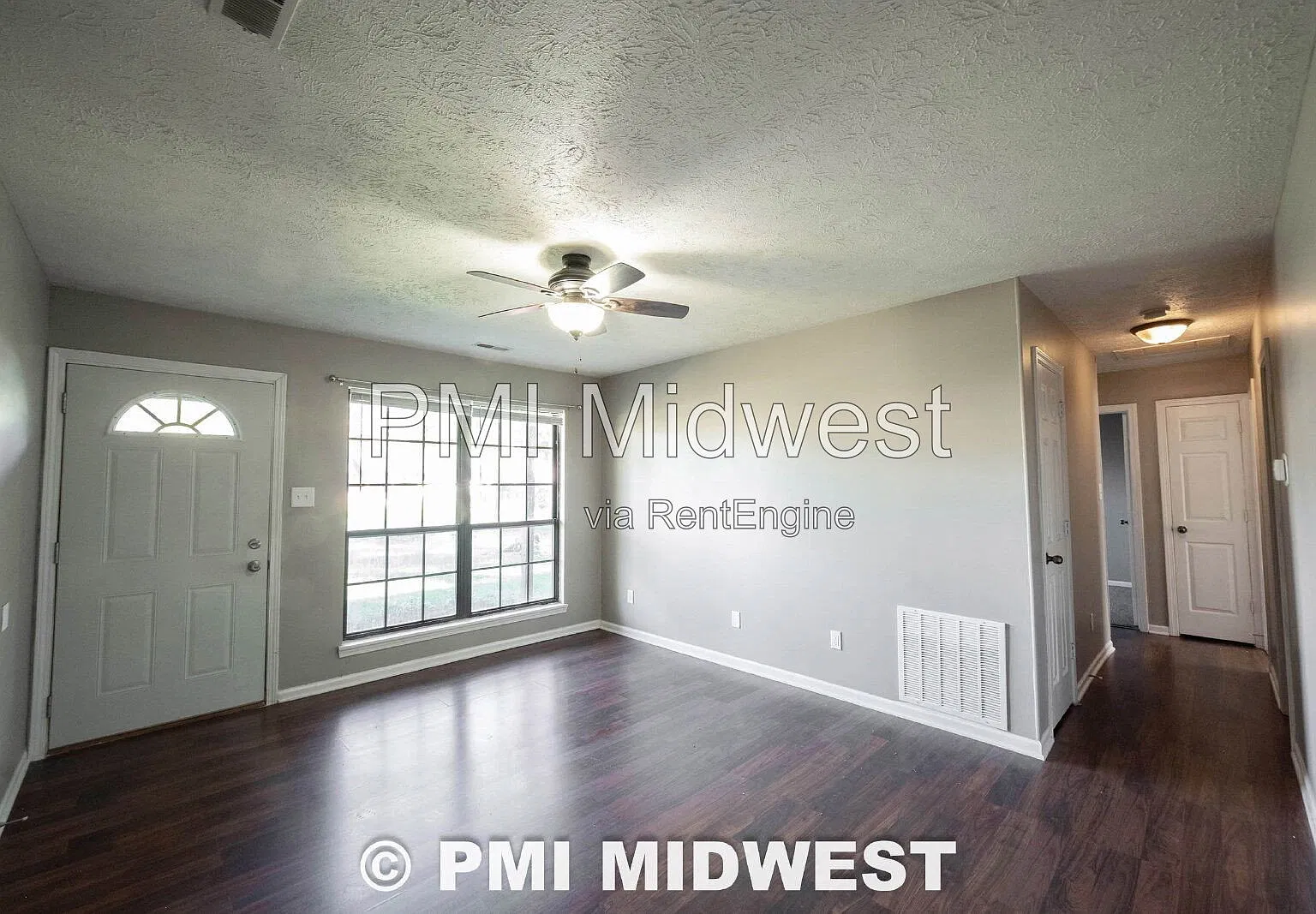 3 bed, 2.0 bath, 1064 sqft, $1,700 — Photo 3
