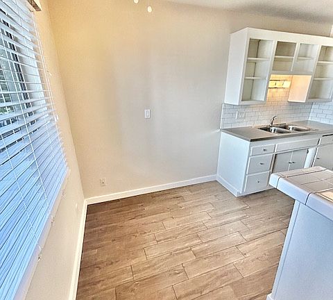 5th image of 2527 C St #1
