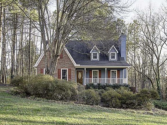 2nd image of 108 Saddlehorn Ct