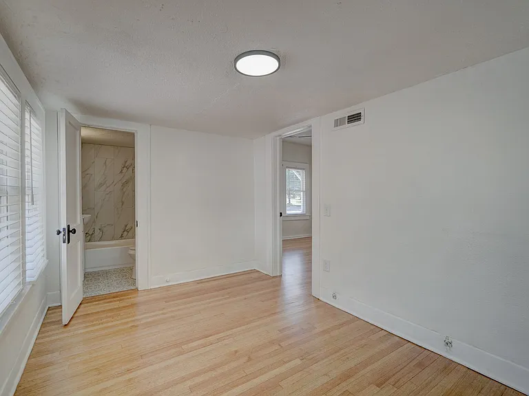 2923 N Walker Ave #2 — Photo 15