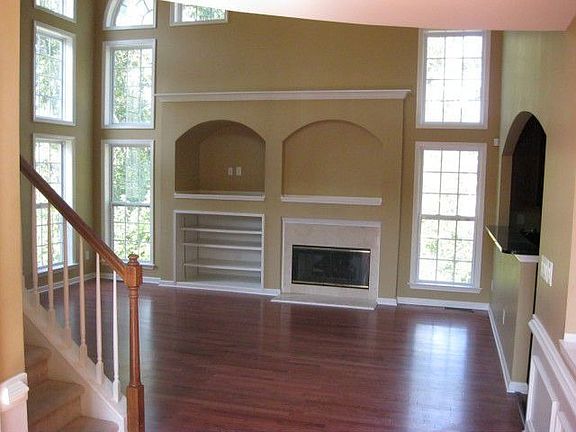 3rd image of 571 Heritage Oaks Ct