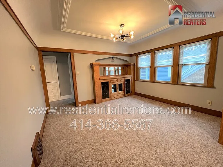 2768 S Adams Ave #UPPER — Photo 2