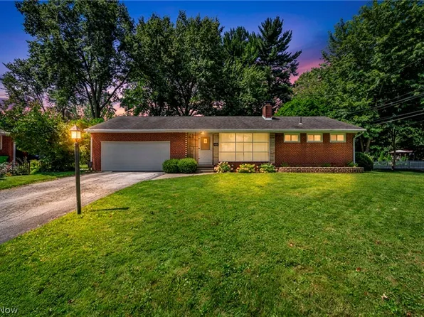 1469 Lilly Ln, Alliance, OH 44601
