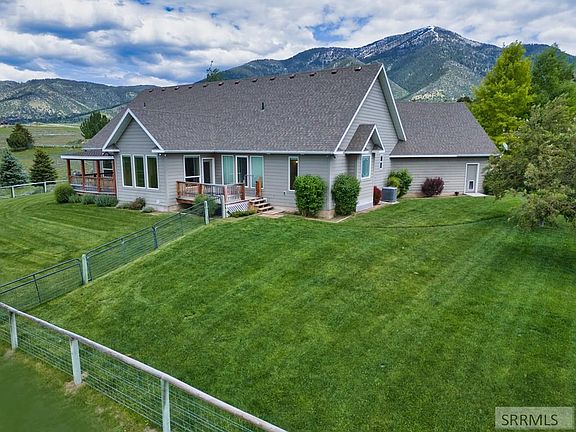 3rd image of 280 Cedar Cir
