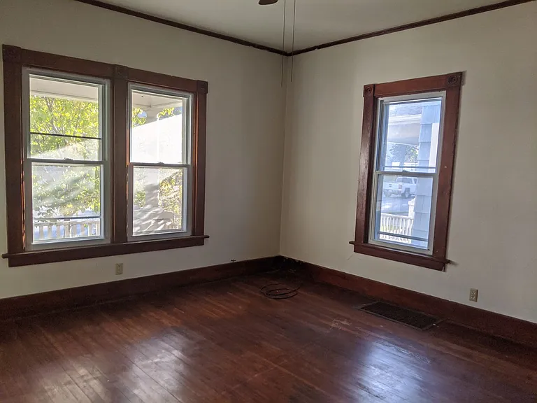 511 16th Ave — Photo 3