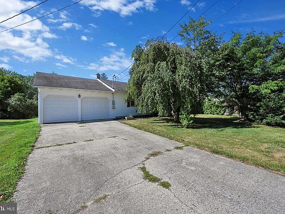 2nd image of 1015 E Main St