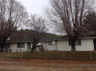 501 Discovery Ln, Rogue River, OR