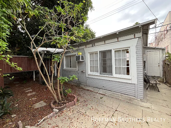 523 S Coronado St — Photo 8