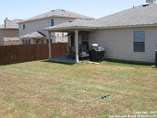 204 N Willow Way — Photo 3