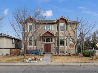 4504 SW 70th St NW, Calgary, AB T3B2K6