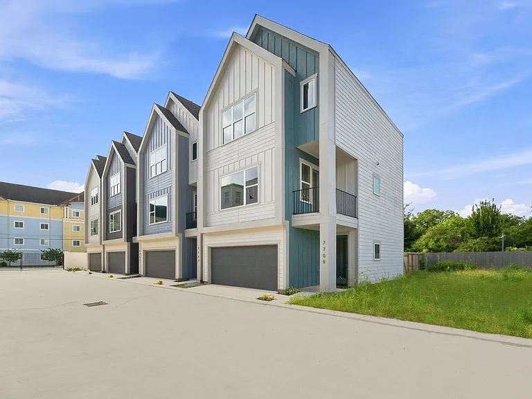 7709 Earl Rudder Way — Photo 3
