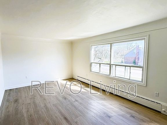 4th image of 6921 Barker St #2