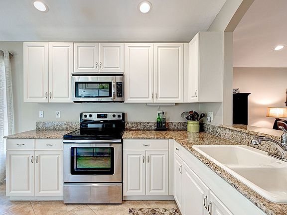 5th image of 2076 Painted Palm Dr